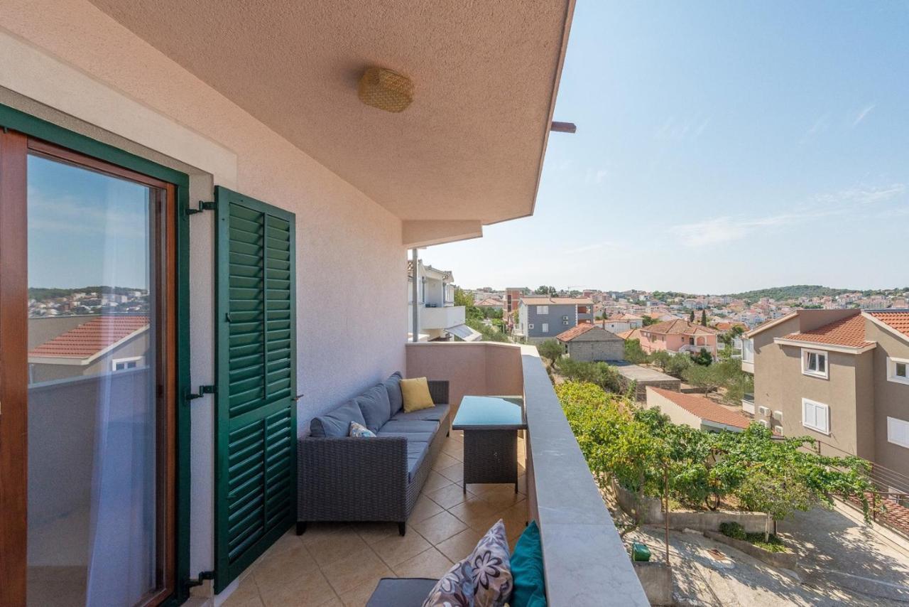 Apartments Ivana-Mira Okrug Gornji Exteriör bild