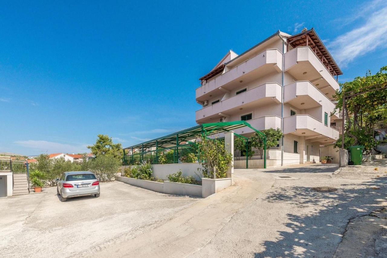 Apartments Ivana-Mira Okrug Gornji Exteriör bild