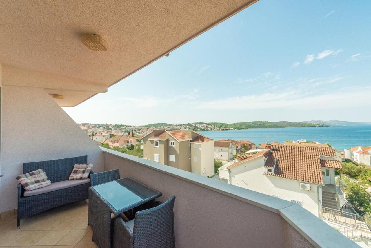 Apartments Ivana-Mira Okrug Gornji Exteriör bild